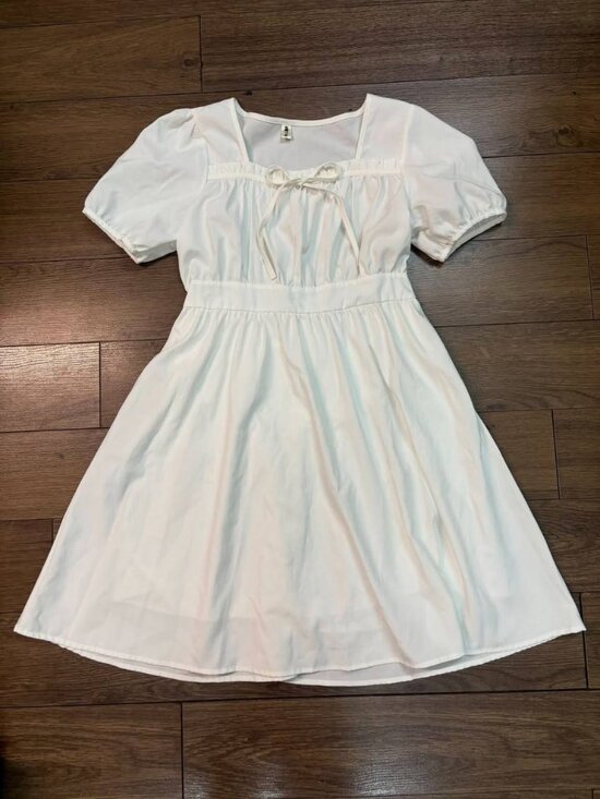 Dresses & Skirts - White Short Sleeve Dress